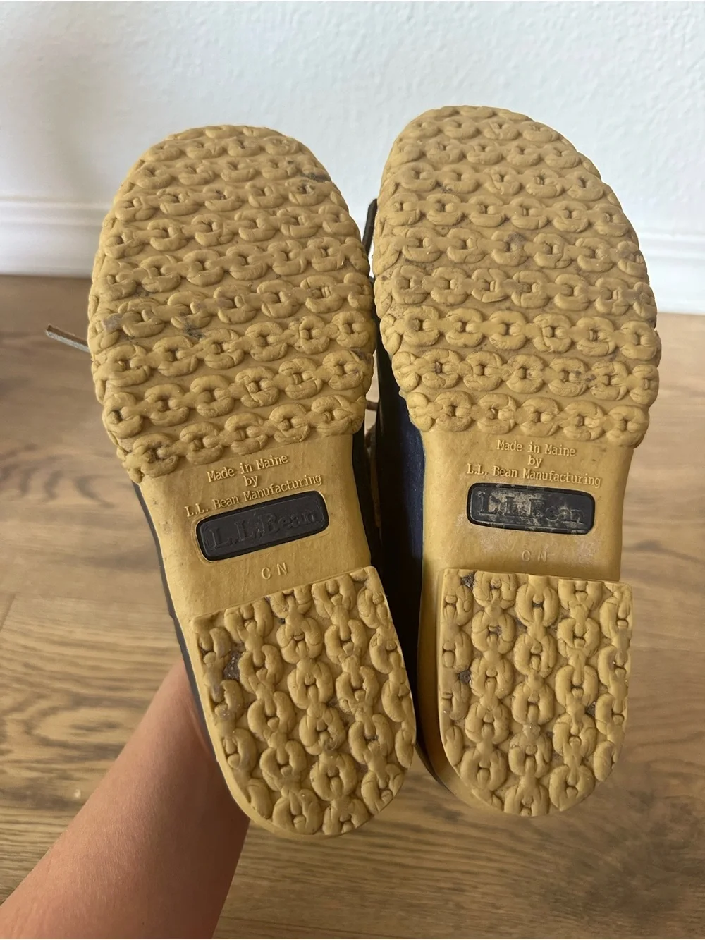 Women’s LL Bean Bean Boots Rubber Mocs Size 7 Tan/Bright Navy/Gum